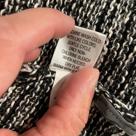 Dana Bachman Women’s Cardigan Sweater Size M - Picture 9 of 9